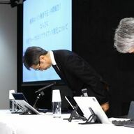 川崎重工、「相次ぐ不正」で業界3位に凋落の危機、防衛の裏金問題と舶用エンジン不正に社長陳謝