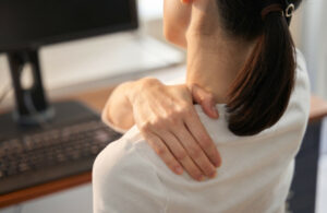 【悲報】スクリューフレーション：日本中流層の貧困化を解明する