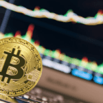 ビットコインの価格動向：9万ドル割れの影響と長期投資家の心理