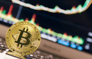 ビットコインの価格動向:9万ドル割れの影響と長期投資家の心理