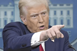 半導体・鉄鋼への関税導入の背景とトランプ政権の狙い