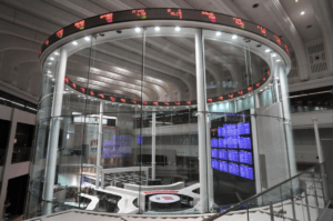 東京株式市場の動向：日経平均の大幅下落とその影響に迫る