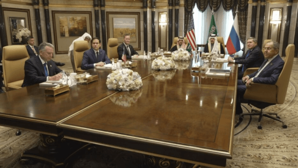 米ロ高官協議終了！首脳会談の行方は？