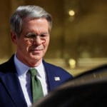 米財務長官が警鐘:パウエル解任は金融市場に何をもたらすか?