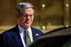 米財務長官が警鐘：パウエル解任は金融市場に何をもたらすか？