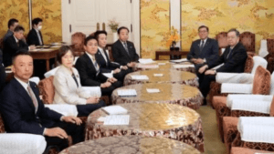 首相とトランプ氏の電話会談調整：新たな閣僚会議設置の意義