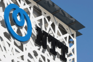 【悲報】NTT株、逆行安でソフトバンクに負けたんやが…!