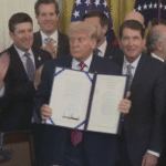 【驚愕】トランプ署名の法案が暗号資産業界に激震を与える!?