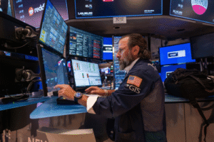 【朗報】S＆P500とナスダックが最高値更新！市場は盛り上がりまくりやんけ！