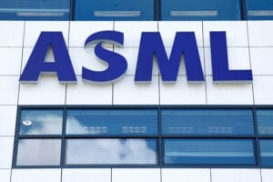 【朗報】ASMLの受注、AIブームで絶好調やんけ！