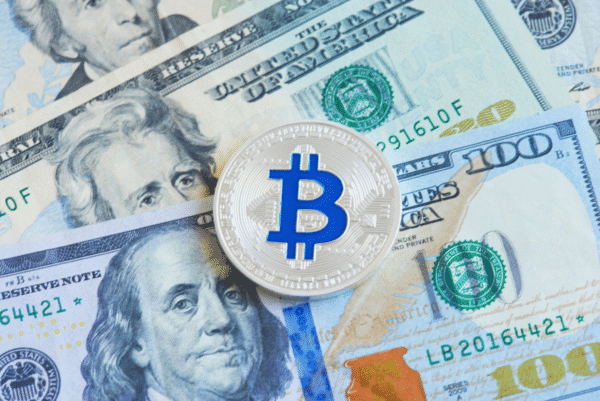 【悲報】ビットコイン急騰で市場が大混乱やん!FRBは何を考えてるんや?