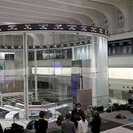 NISAつみたて投資枠、年齢拡大するけど増税ヤバいwww