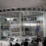 NISAつみたて投資枠、年齢拡大するけど増税ヤバいwww