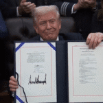 トランプさんのおかげで43日間の政府閉鎖が終わったで!草