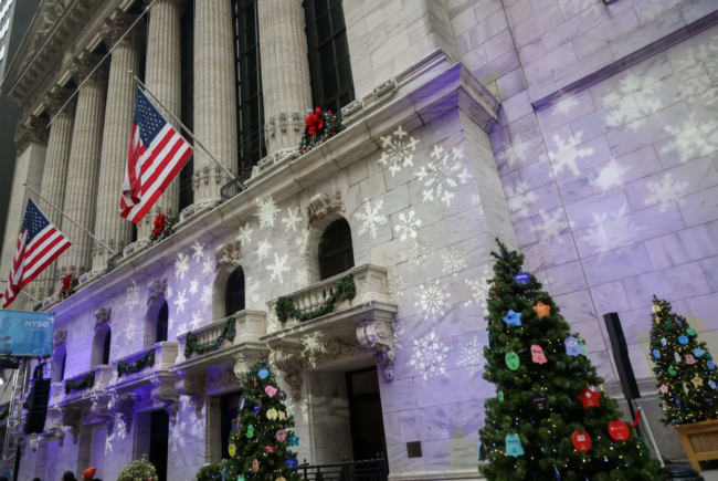 【悲報】米国市況、ドルが154円台に突入してS&Pとダウが絶好調やんけ!